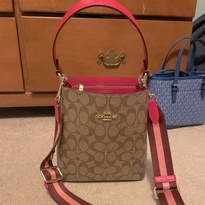 Coach town bucket bag